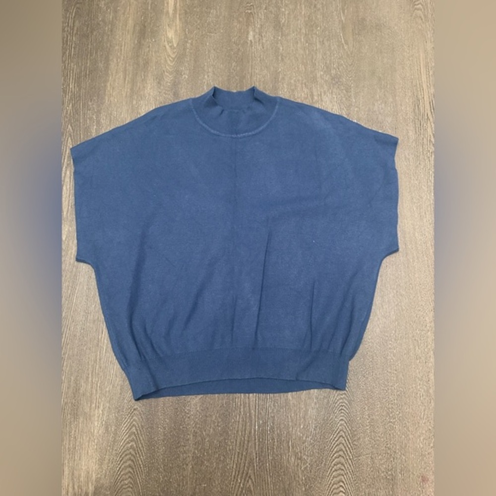 NWOT EE:SOME DENIM BLUE COLORED MOCK NECK TOP - Size Medium SKU:503